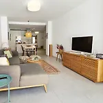 アパート Maestranza Oasis By Lica Homes